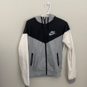 Nike wind runner